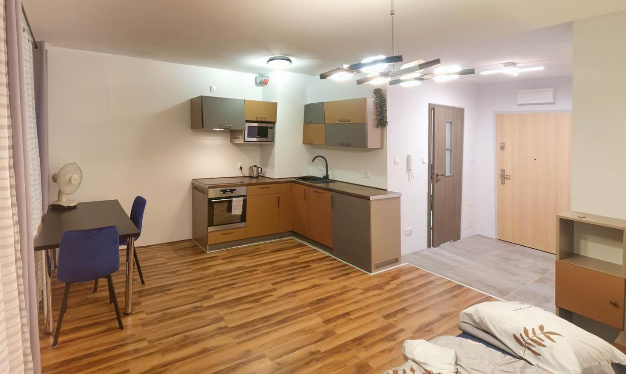 Mini Apartament Krakow Pn / Cracow North Z Parkingiem Экстерьер фото
